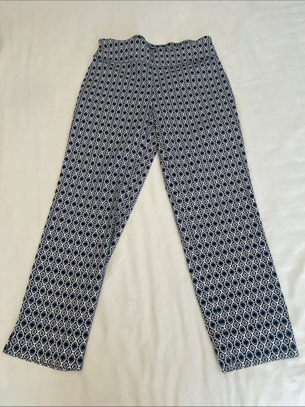 Zac & Rachel Size 6P Navy & White Geometric Print Stretchy Cropped Pants EUC